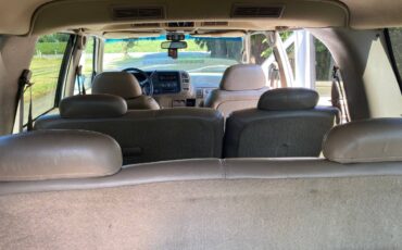 Chevy-suburban-1500-1996-white-3
