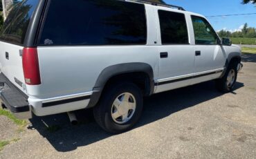 Chevy-suburban-1500-1996-white