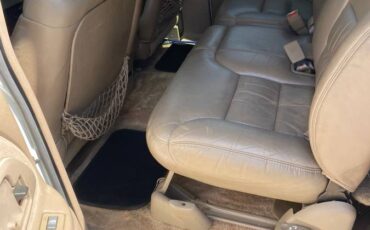 Chevy-suburban-1500-1996-white-5
