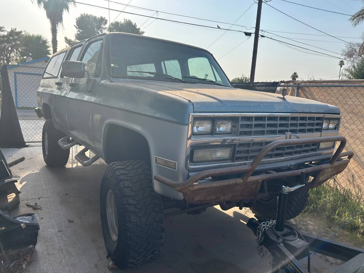 Chevy-suburban-1500-4x4-1989-4