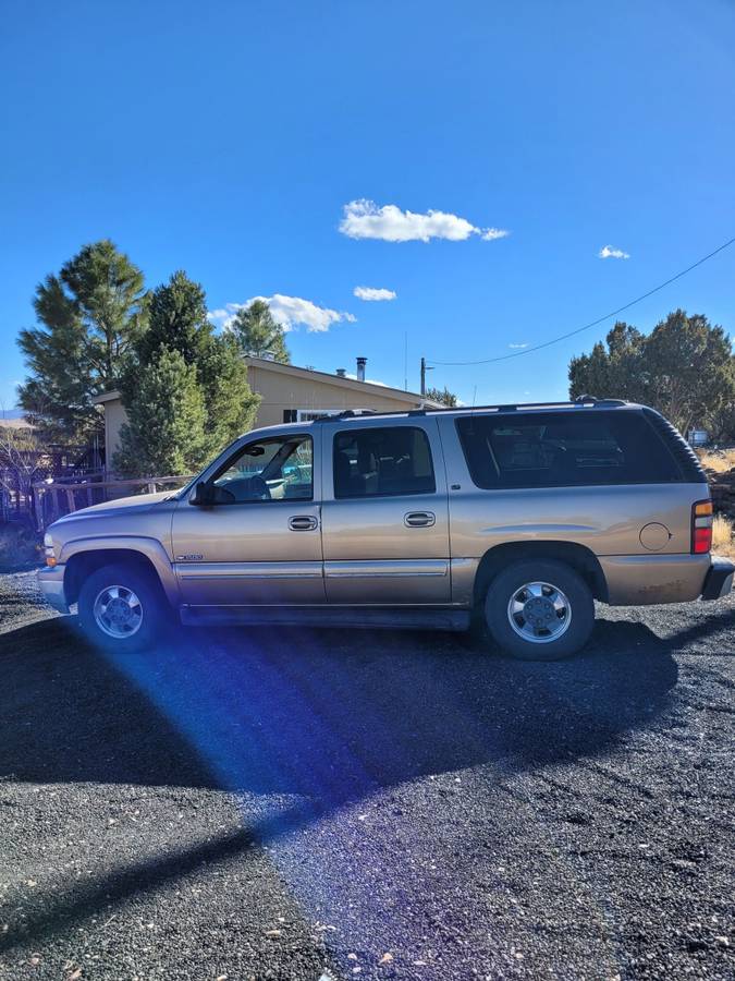 Chevy-suburban-1500-4x4-2000-custom-1