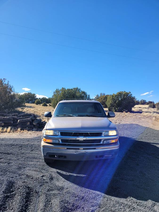 Chevy-suburban-1500-4x4-2000-custom-2