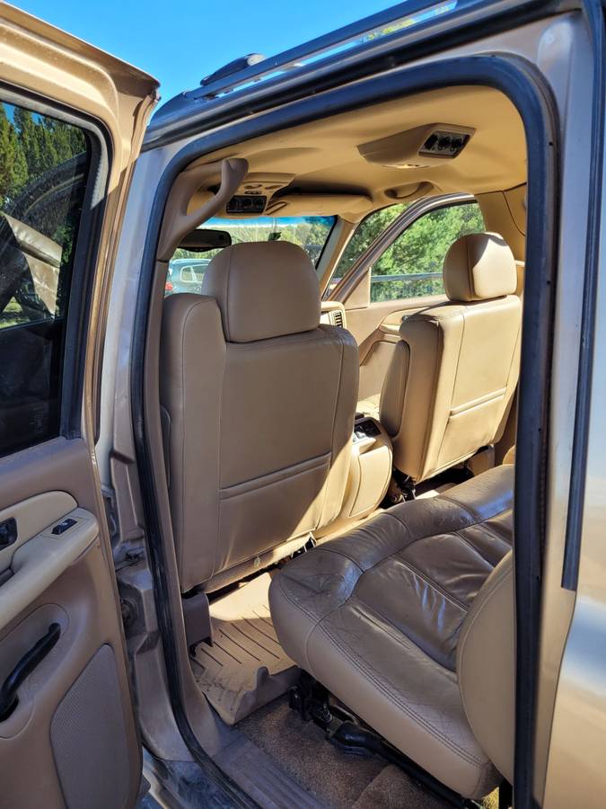 Chevy-suburban-1500-4x4-2000-custom-4