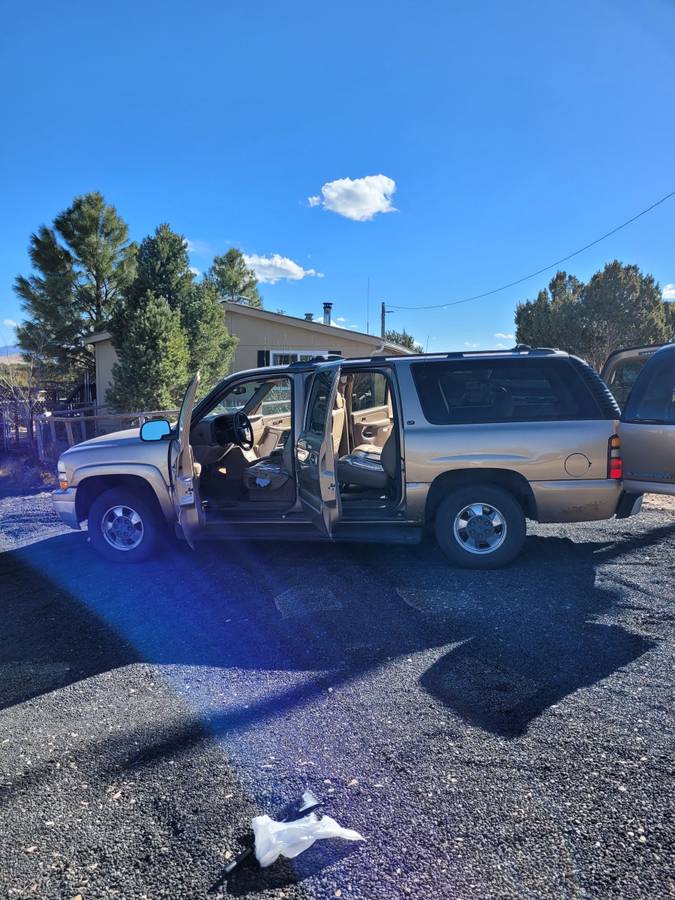 Chevy-suburban-1500-4x4-2000-custom-5