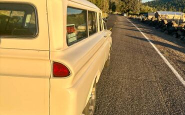 Chevy-suburban-1965-white