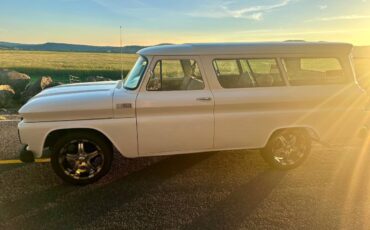 Chevy-suburban-1965-white-7