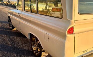 Chevy-suburban-1965-white-8