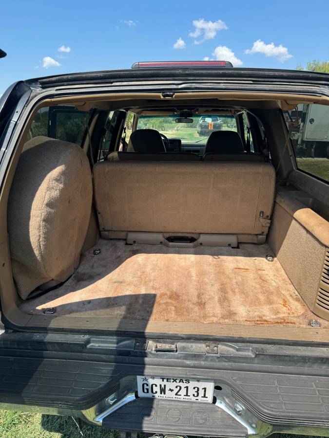 Chevy-suburban-1994-brown-3