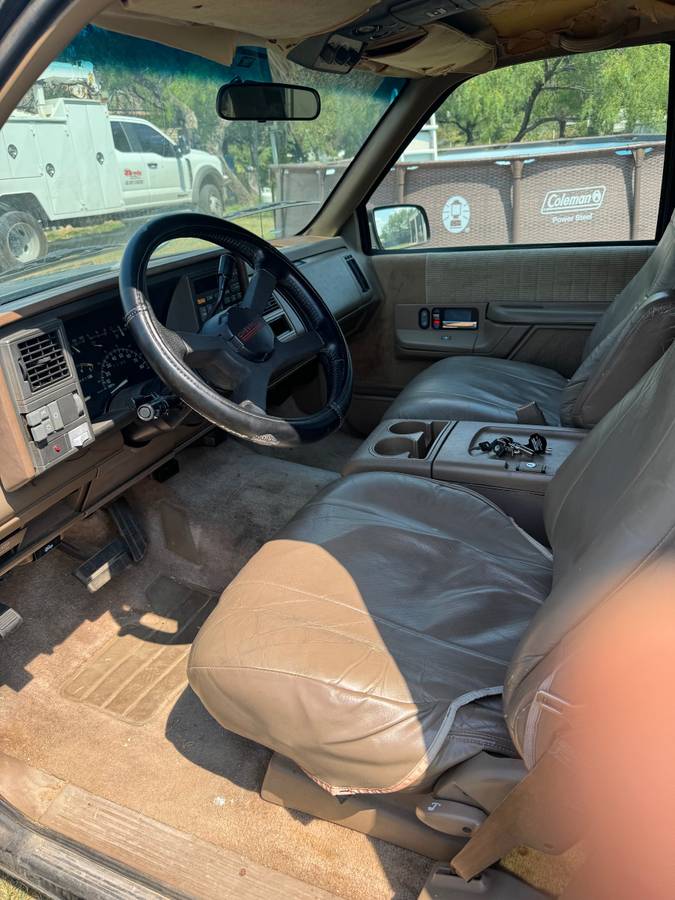 Chevy-suburban-1994-brown-6