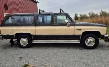 Chevy-suburban-2500-1982-1