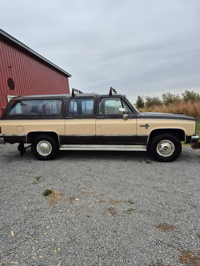 Chevy-suburban-2500-1982-1