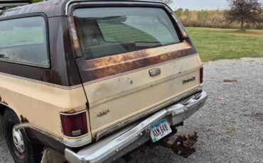 Chevy-suburban-2500-1982-2