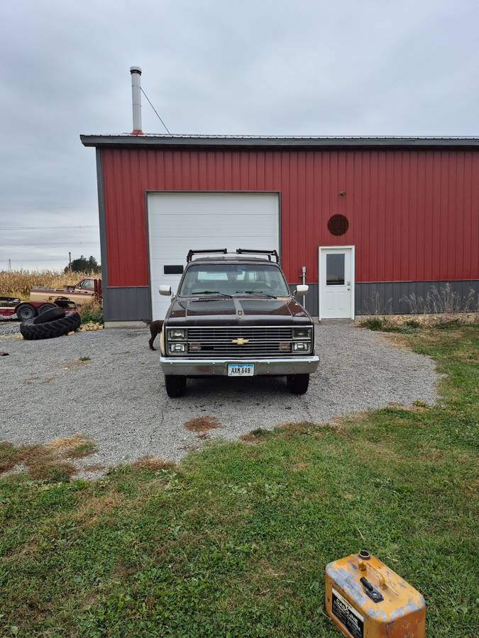 Chevy-suburban-2500-1982