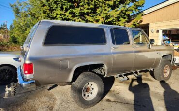 Chevy-suburban-2500-1988-silver-1