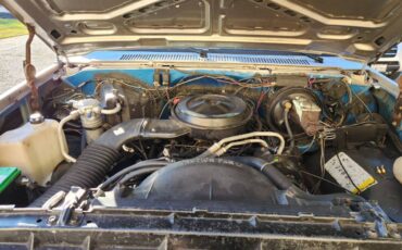 Chevy-suburban-2500-1988-silver-4