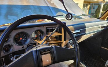 Chevy-suburban-2500-1988-silver-6