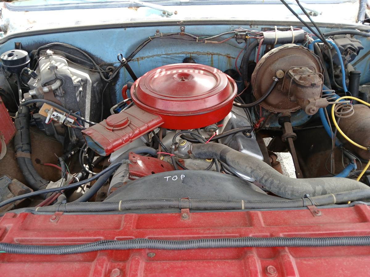 Chevy-suburban-2500-4x4-1975-blue-7