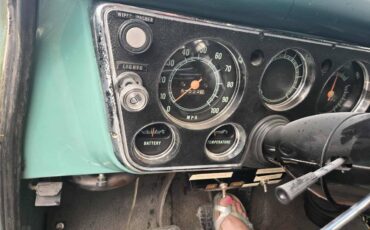 Chevy-suburban-3-door-1968-custom-12