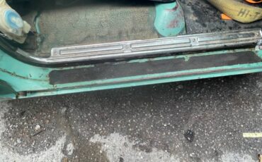 Chevy-suburban-3-door-1968-custom-14