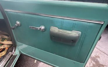 Chevy-suburban-3-door-1968-custom-6