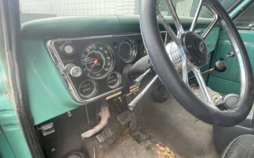 Chevy-suburban-3-door-1968-custom-8