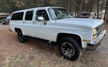 Chevy-suburban-4x4-1989-white-1