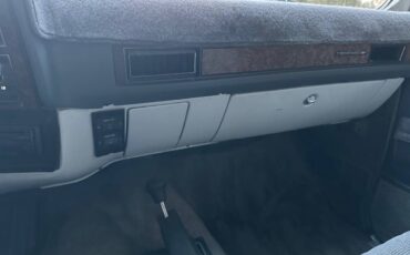 Chevy-suburban-4x4-1989-white-10