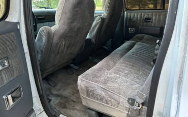 Chevy-suburban-4x4-1989-white-6