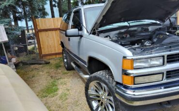 Chevy-tahoe-1995-grey