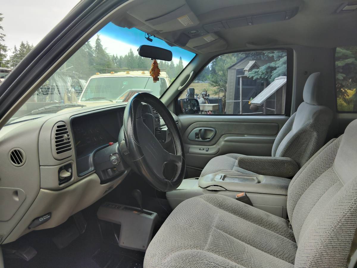 Chevy-tahoe-1995-grey-5