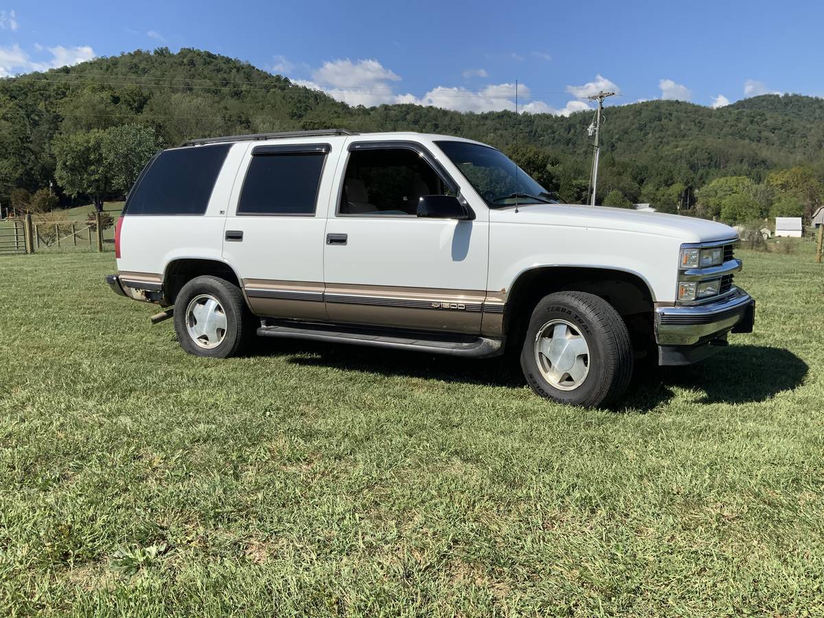 Chevy-tahoe-1996