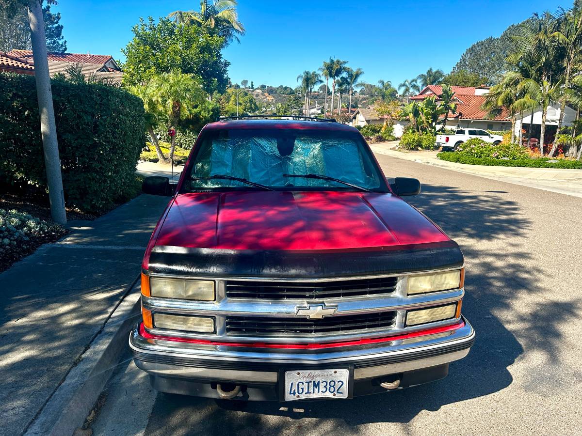Chevy-tahoe-1996-red-1