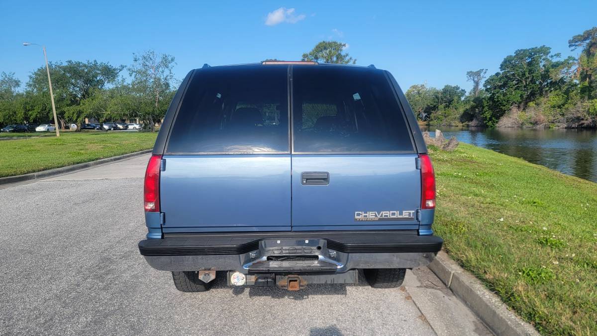 Chevy-tahoe-4x4-1996-blue-1