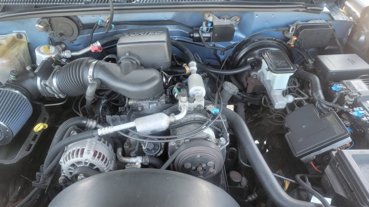 Chevy-tahoe-4x4-1996-blue-15