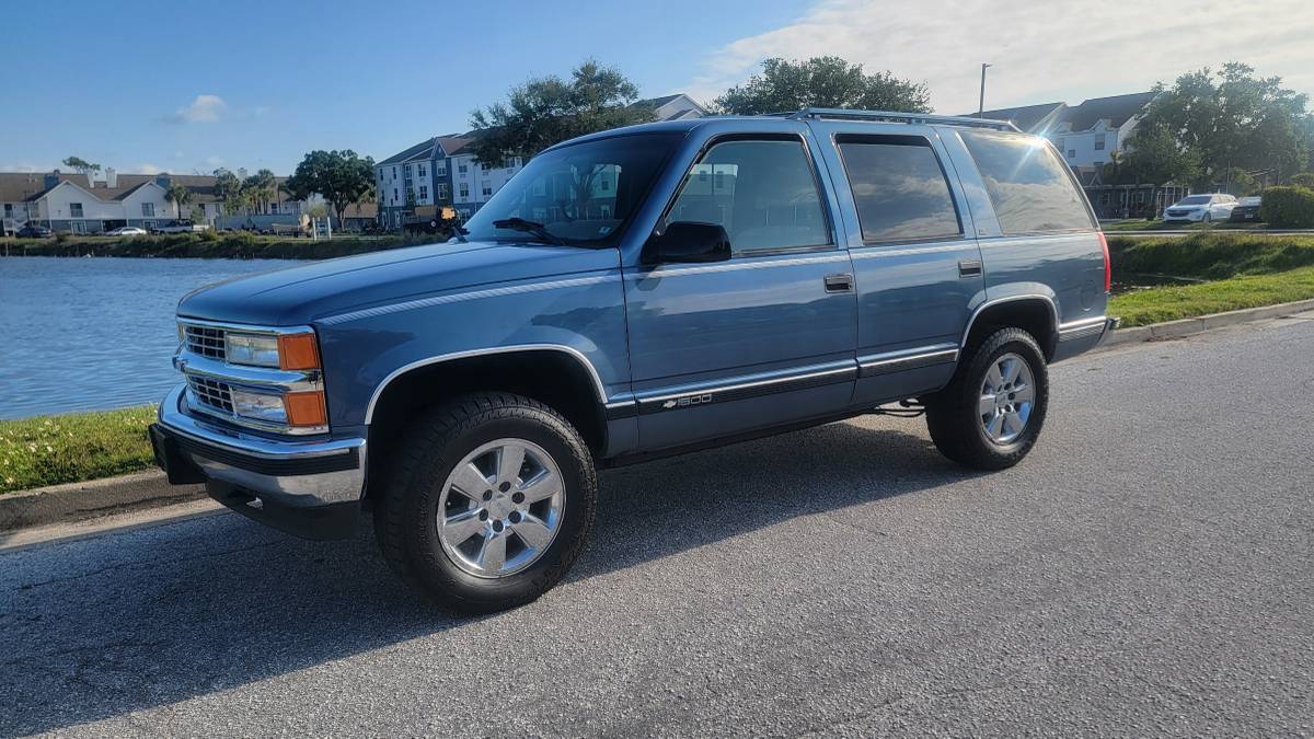 Chevy-tahoe-4x4-1996-blue-20