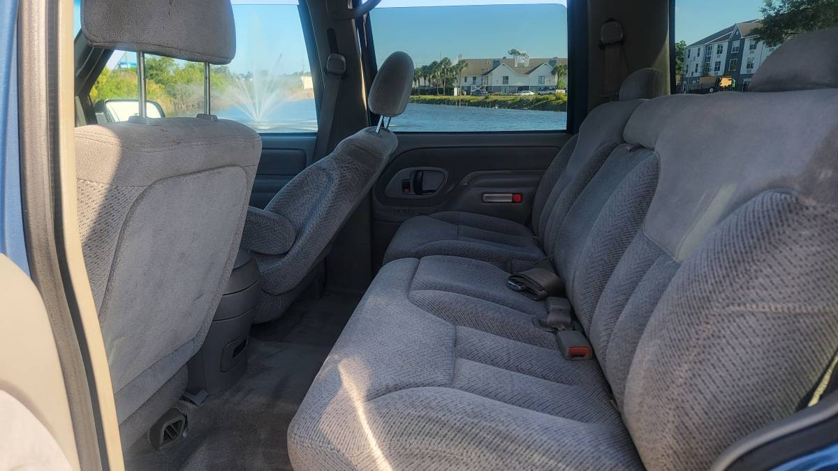 Chevy-tahoe-4x4-1996-blue-21