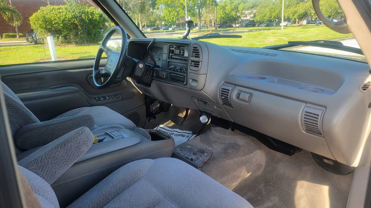 Chevy-tahoe-4x4-1996-blue-4