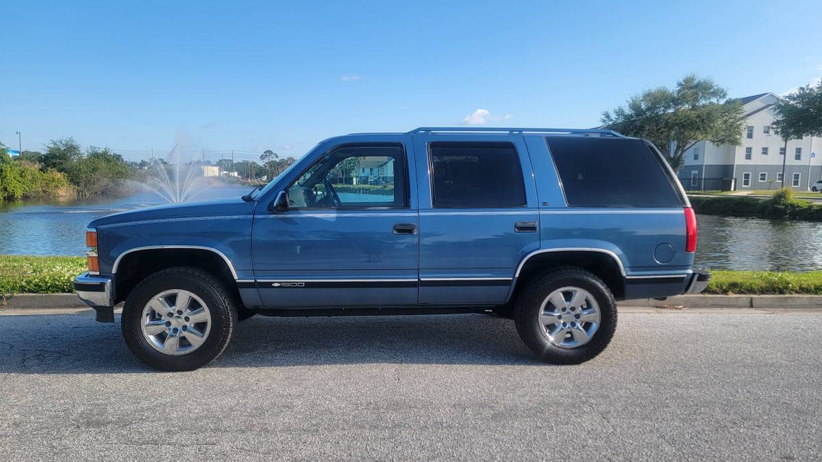 Chevy-tahoe-4x4-1996-blue