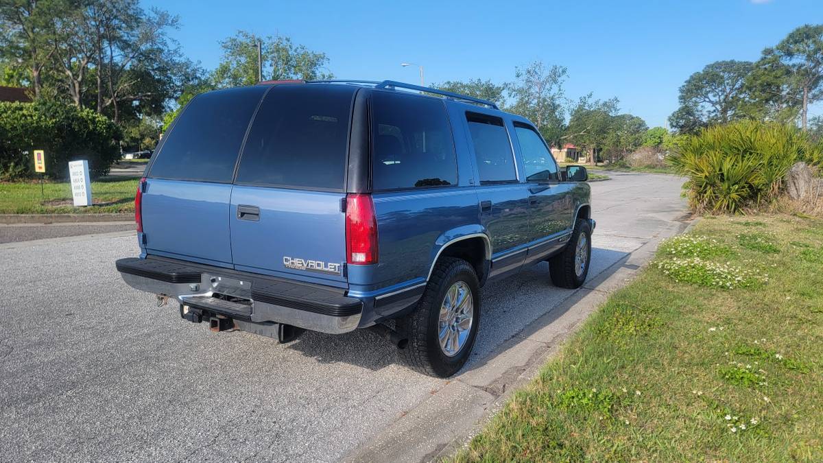 Chevy-tahoe-4x4-1996-blue-5