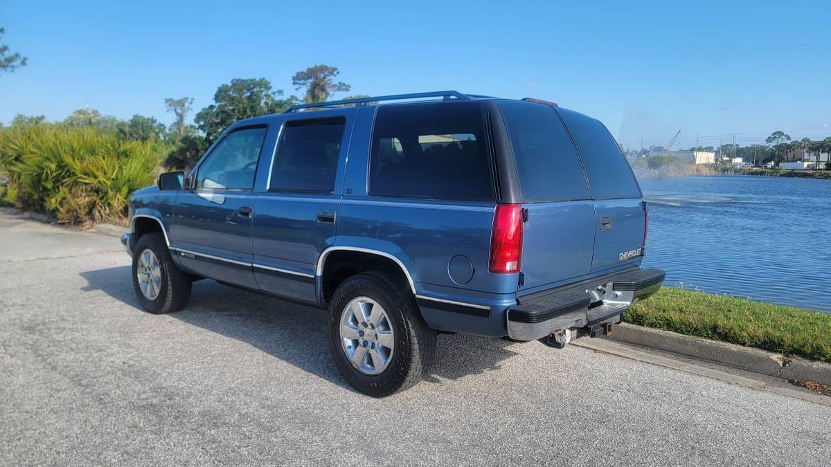 Chevy-tahoe-4x4-1996-blue-9
