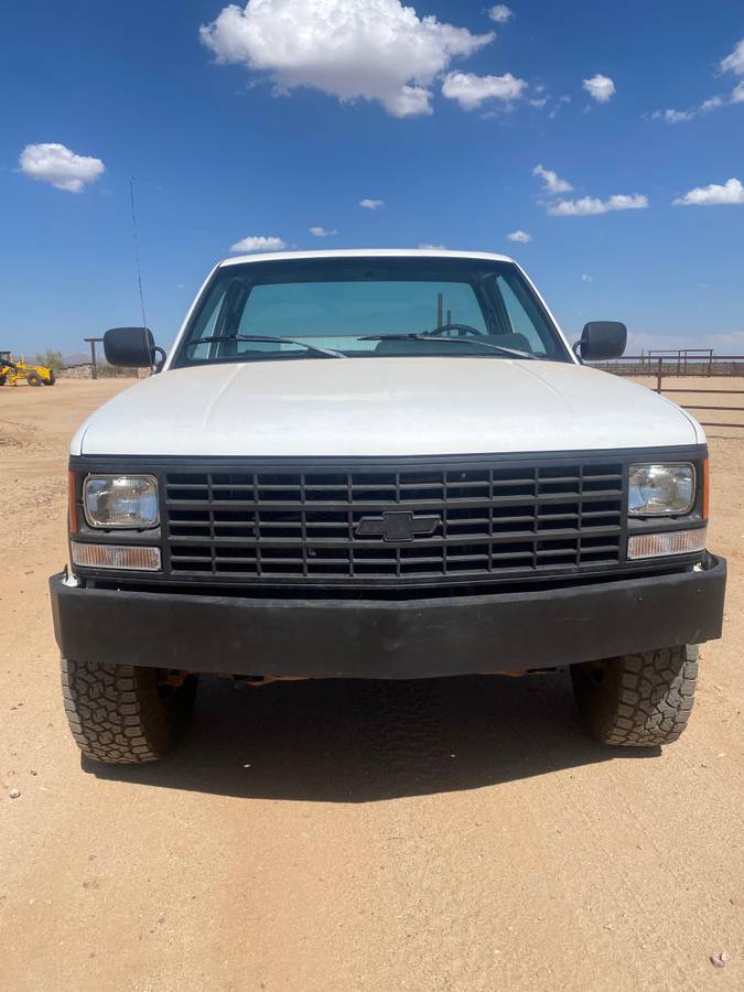 Chevy-truck-1989-white-2