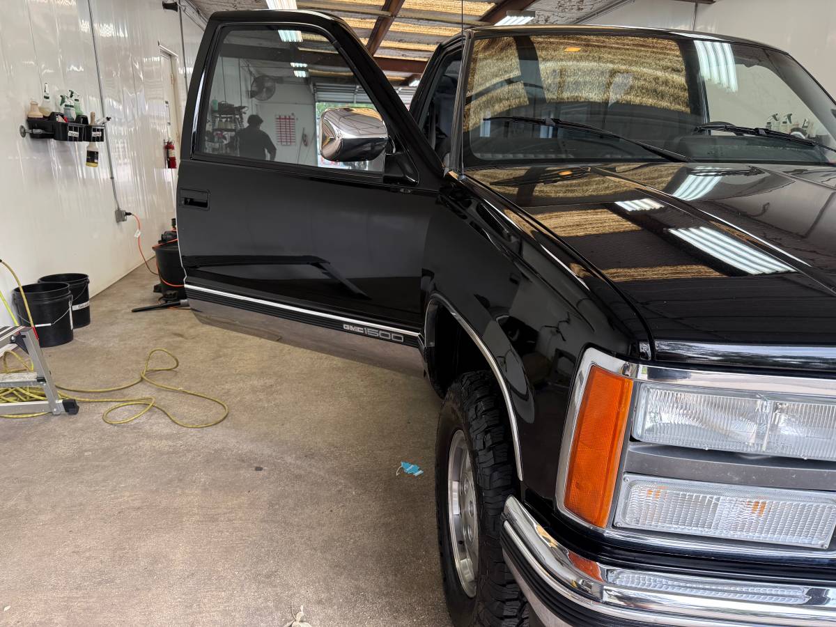 Chevy-truck-1990-black-4