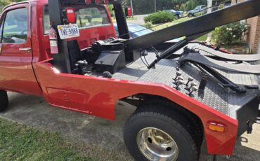 Chevy-v30-wrecker-tow-truck-1987-red-1