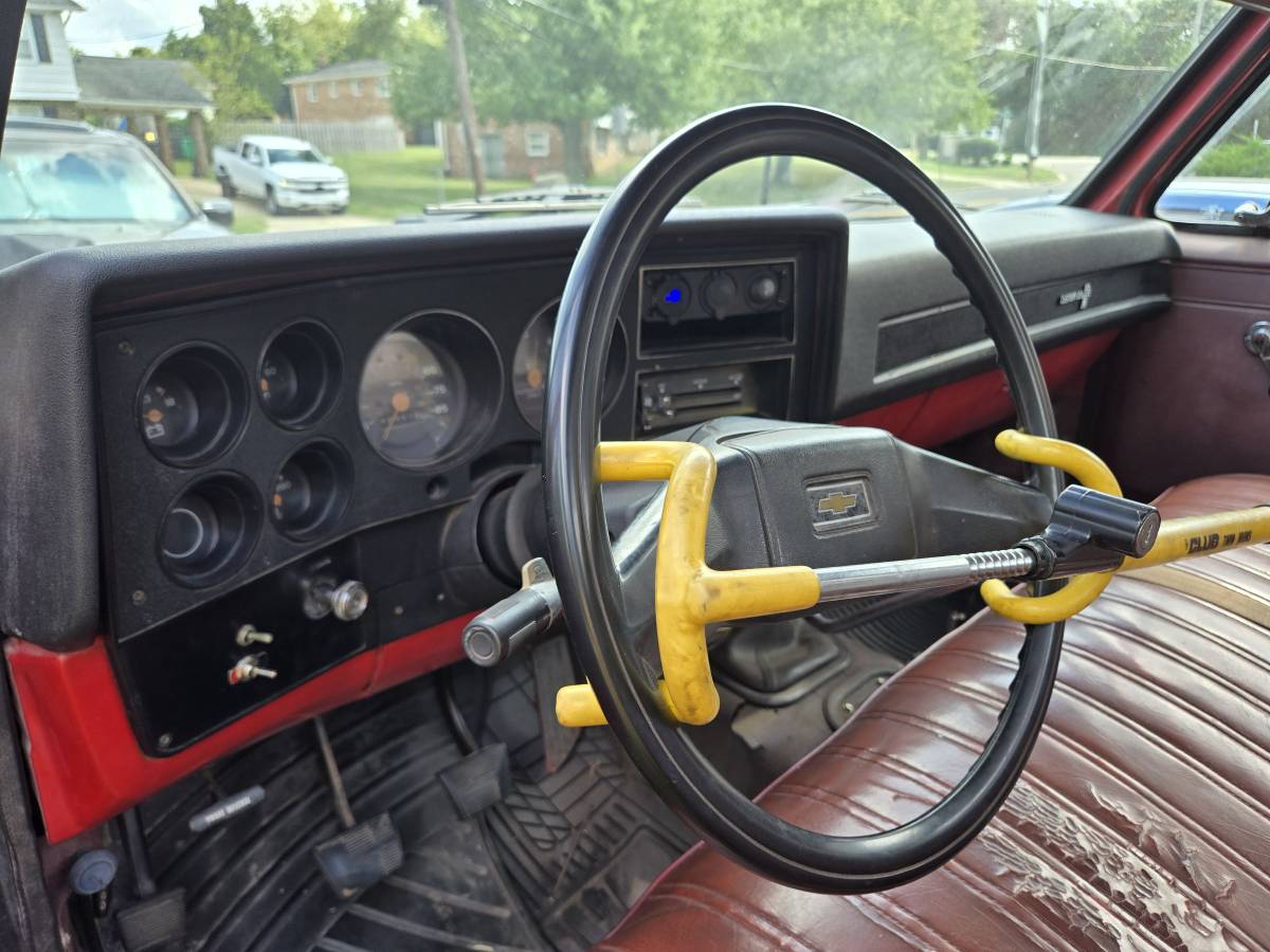 Chevy-v30-wrecker-tow-truck-1987-red-13