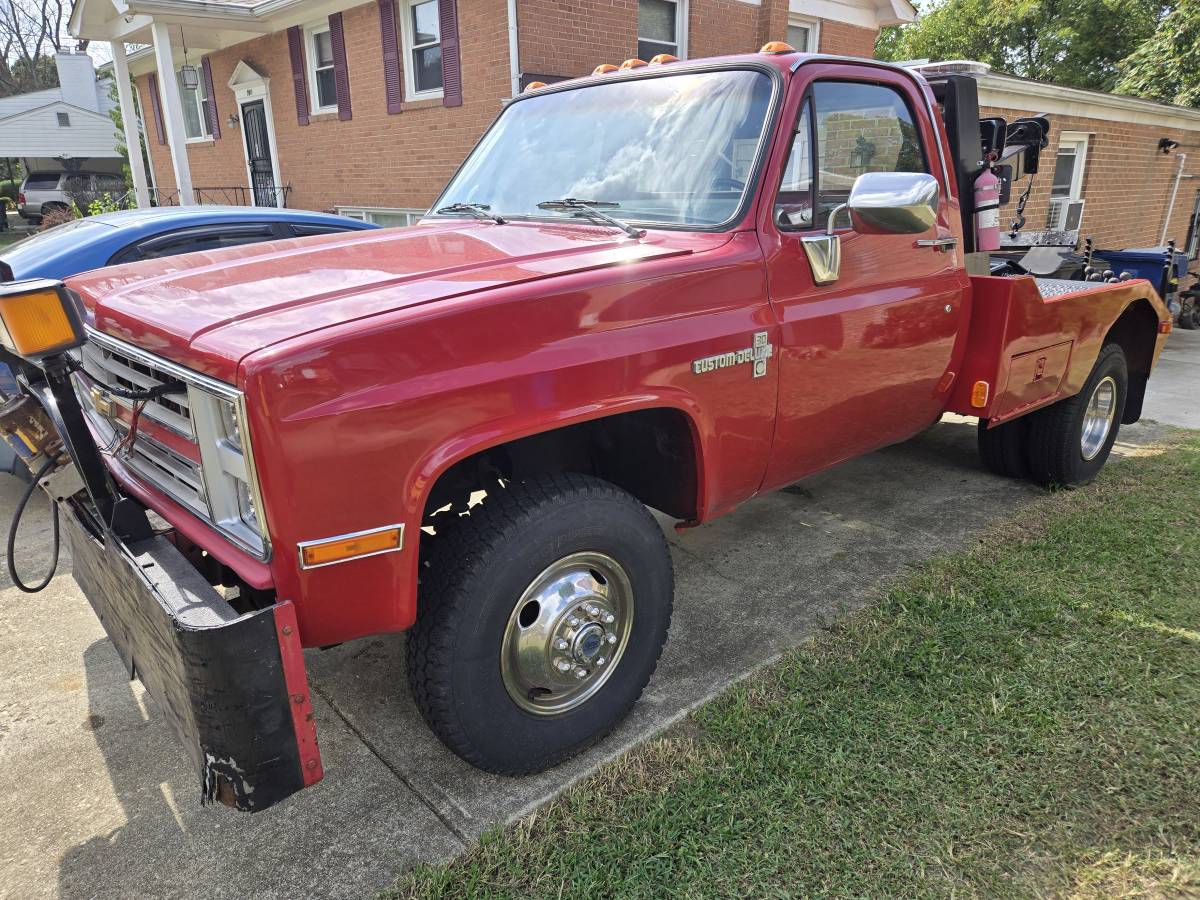 Chevy-v30-wrecker-tow-truck-1987-red-20