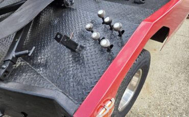 Chevy-v30-wrecker-tow-truck-1987-red-3