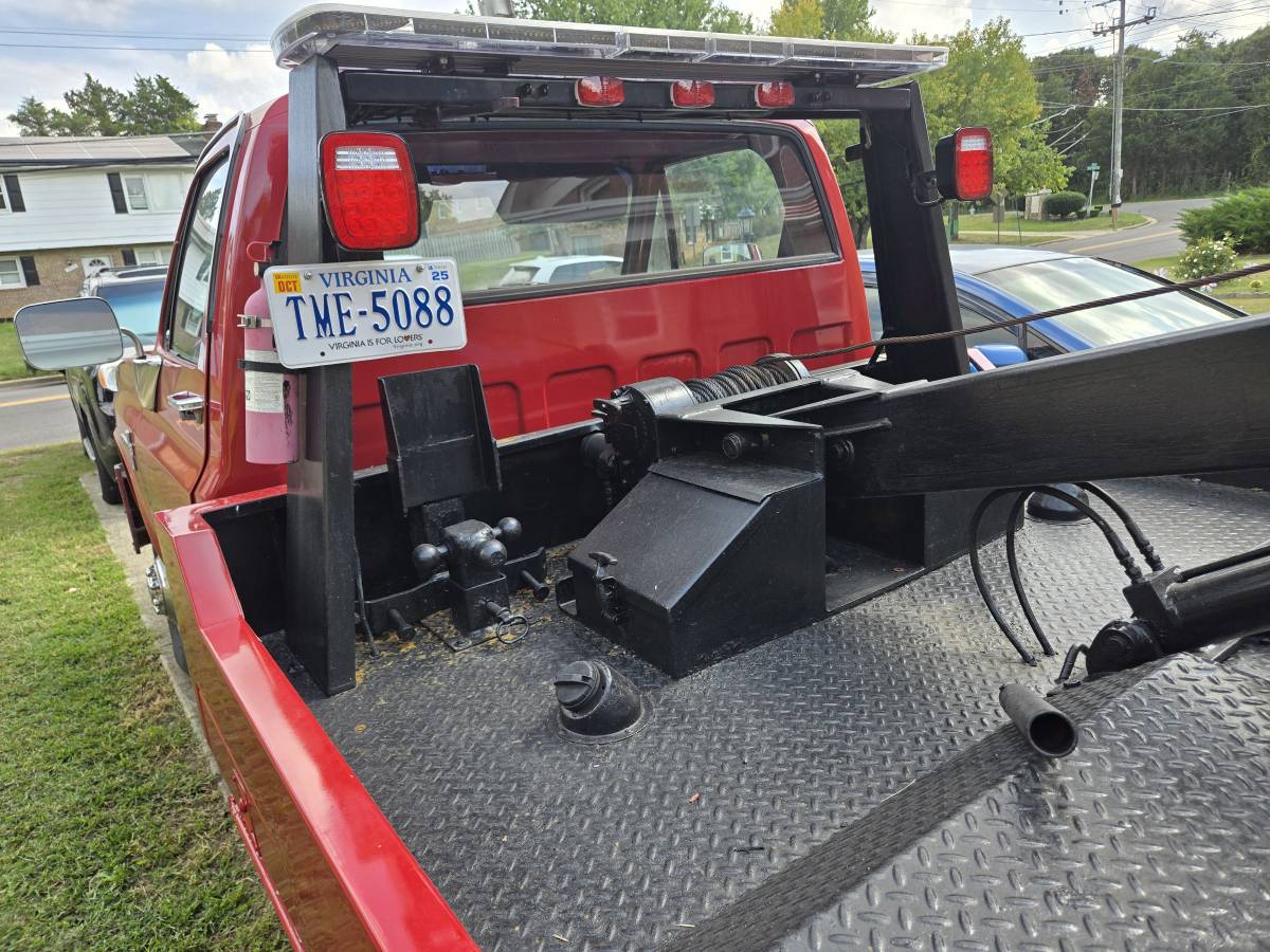 Chevy-v30-wrecker-tow-truck-1987-red-6
