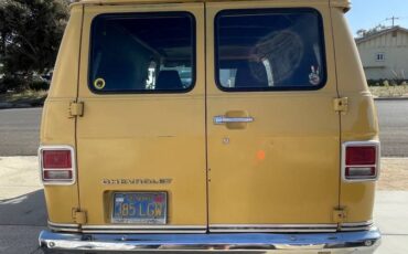Chevy-van-1974-yellow-11