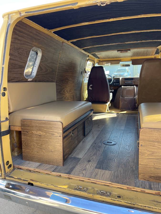 Chevy-van-1974-yellow-24