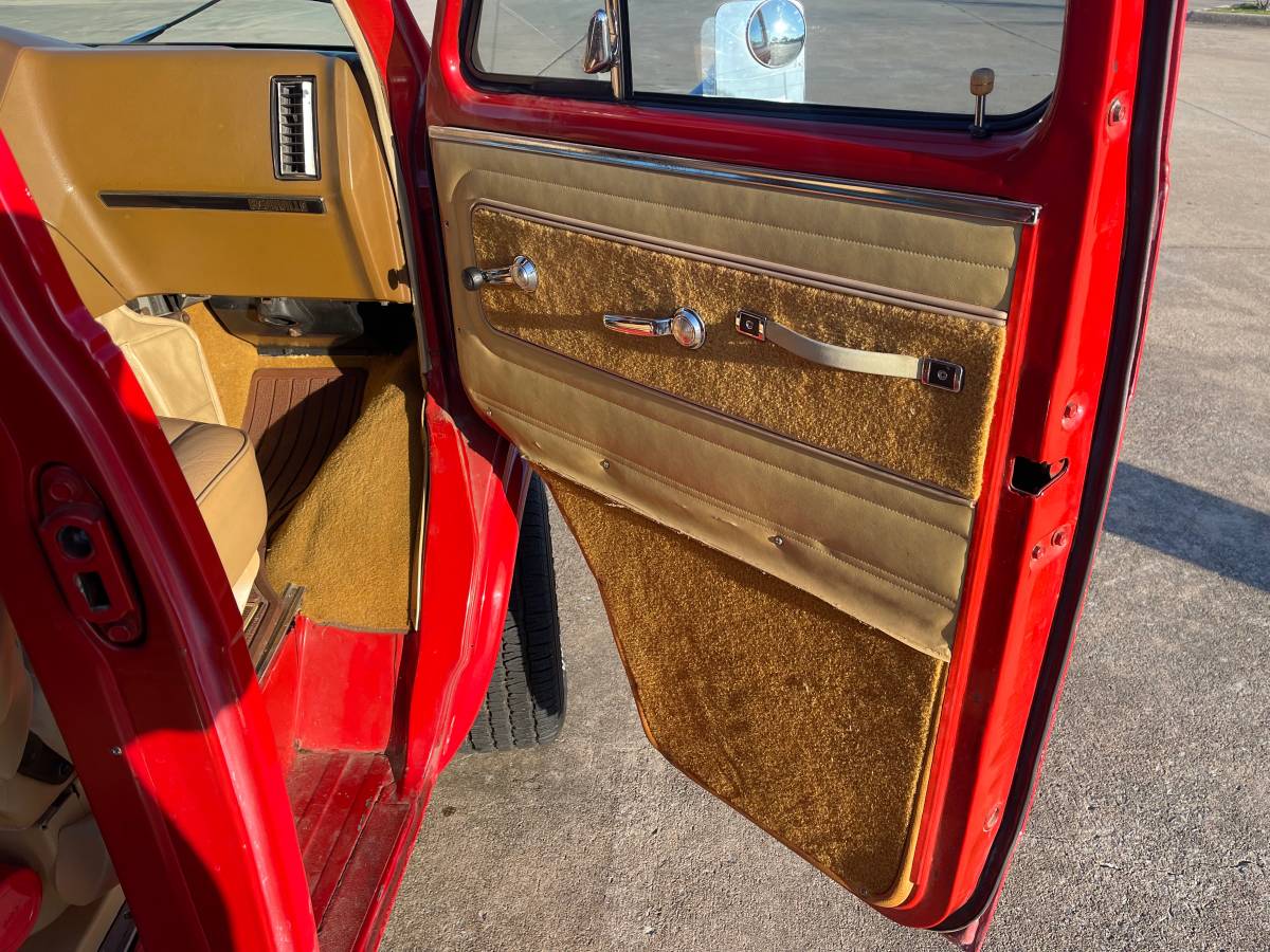 Chevy-van-1978-red-11